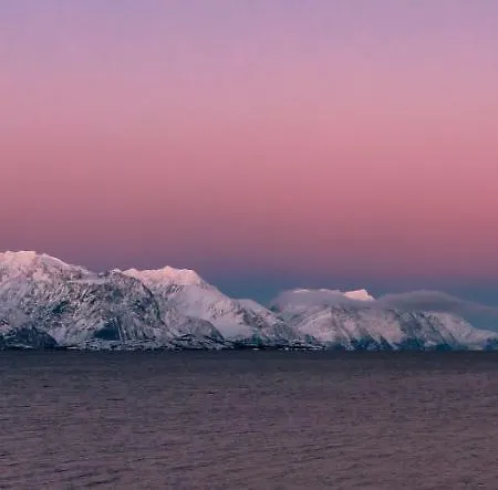 Lyngenfjord,odins Hus アパート *