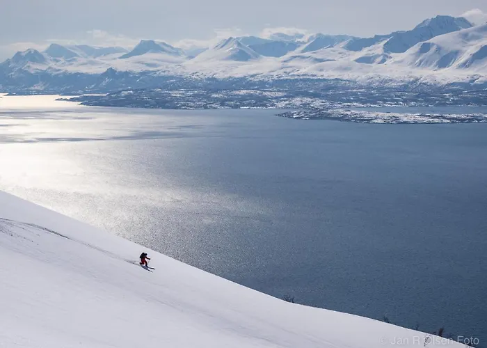 Lyngenfjord,odins Hus דירה *