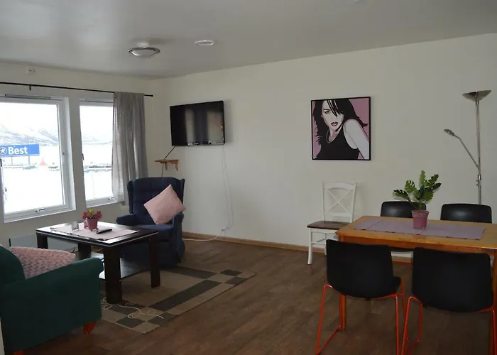 Lyngenfjord,odins Hus דירה