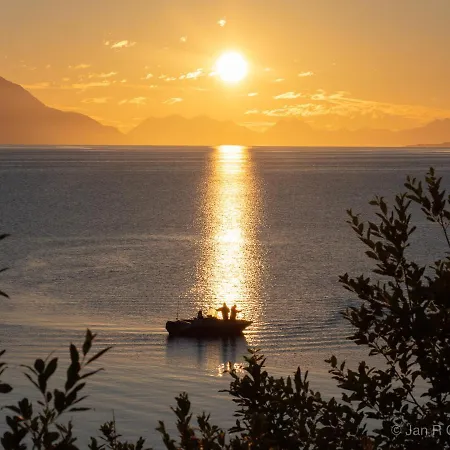 Lyngenfjord,odins Hus アパート Olderdalen